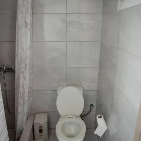 Betty's 4 Seasons In Agria