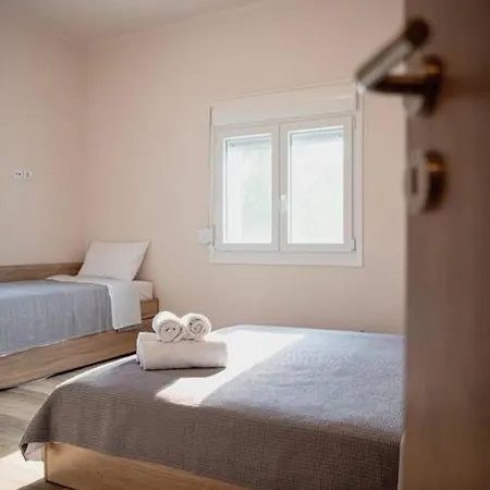 Tatil Evi Betty's 4 Seasons In Agria