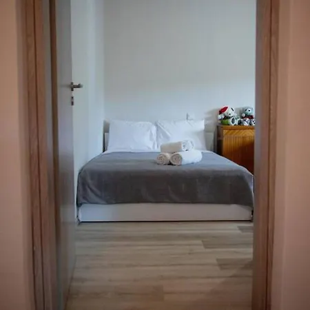 Betty's 4 Seasons In *