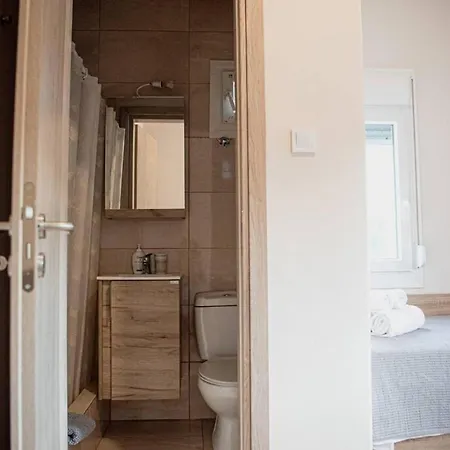 Betty's 4 Seasons In *