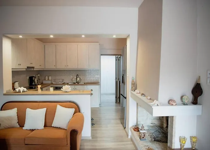 Betty's 4 Seasons In *