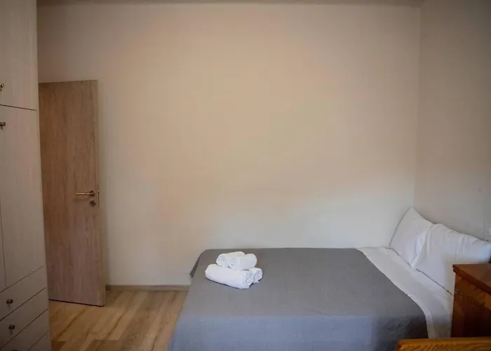 Betty's 4 Seasons In Αγριά